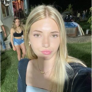 Meet your Posher, Jillian